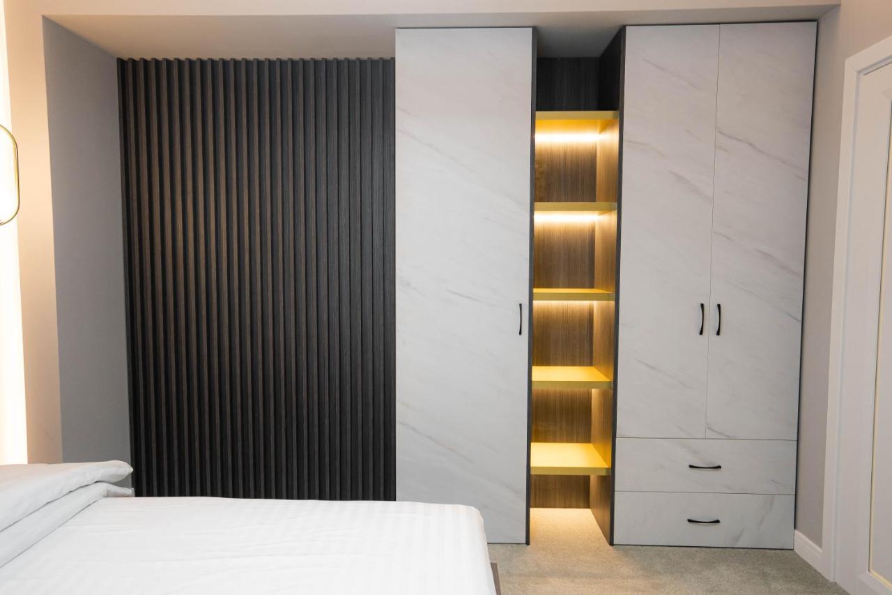 Deluxe Aparthotel Marwell Residence ซูชาวา ภายนอก รูปภาพ