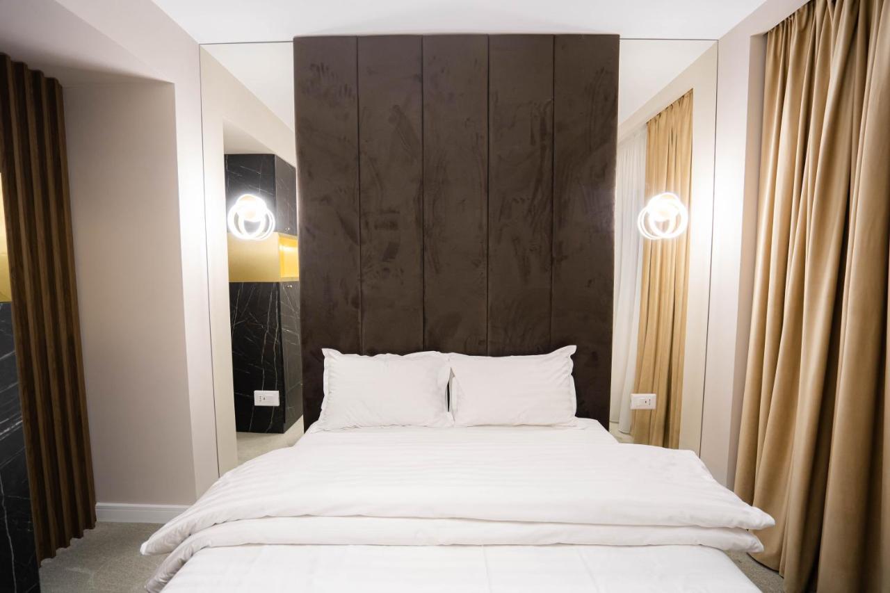 Deluxe Aparthotel Marwell Residence ซูชาวา ภายนอก รูปภาพ