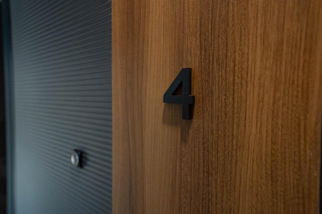 Deluxe Aparthotel Marwell Residence ซูชาวา ภายนอก รูปภาพ