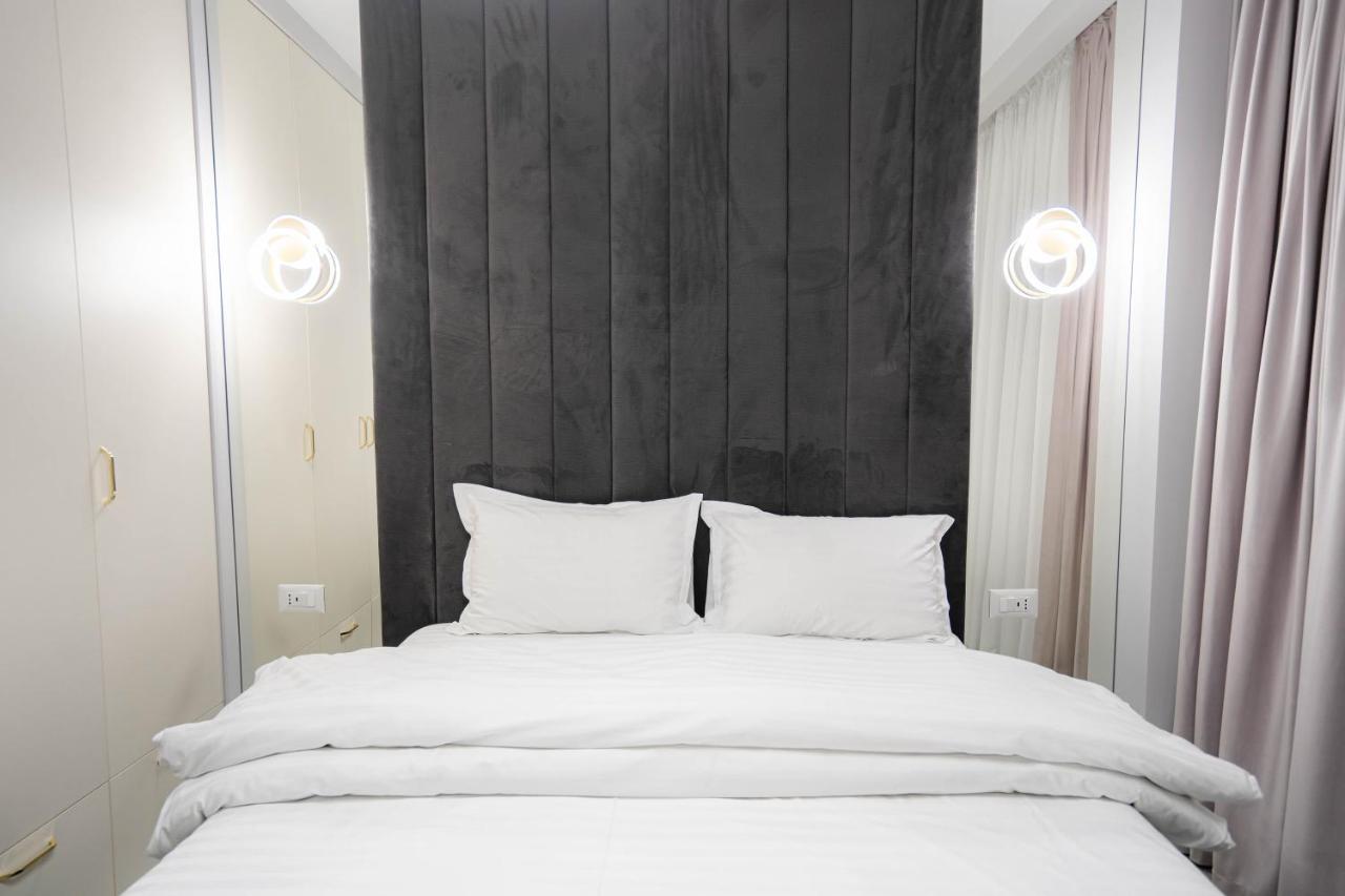 Deluxe Aparthotel Marwell Residence ซูชาวา ภายนอก รูปภาพ