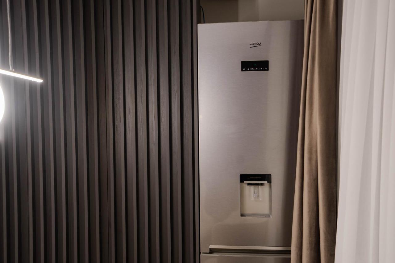 Deluxe Aparthotel Marwell Residence ซูชาวา ภายนอก รูปภาพ