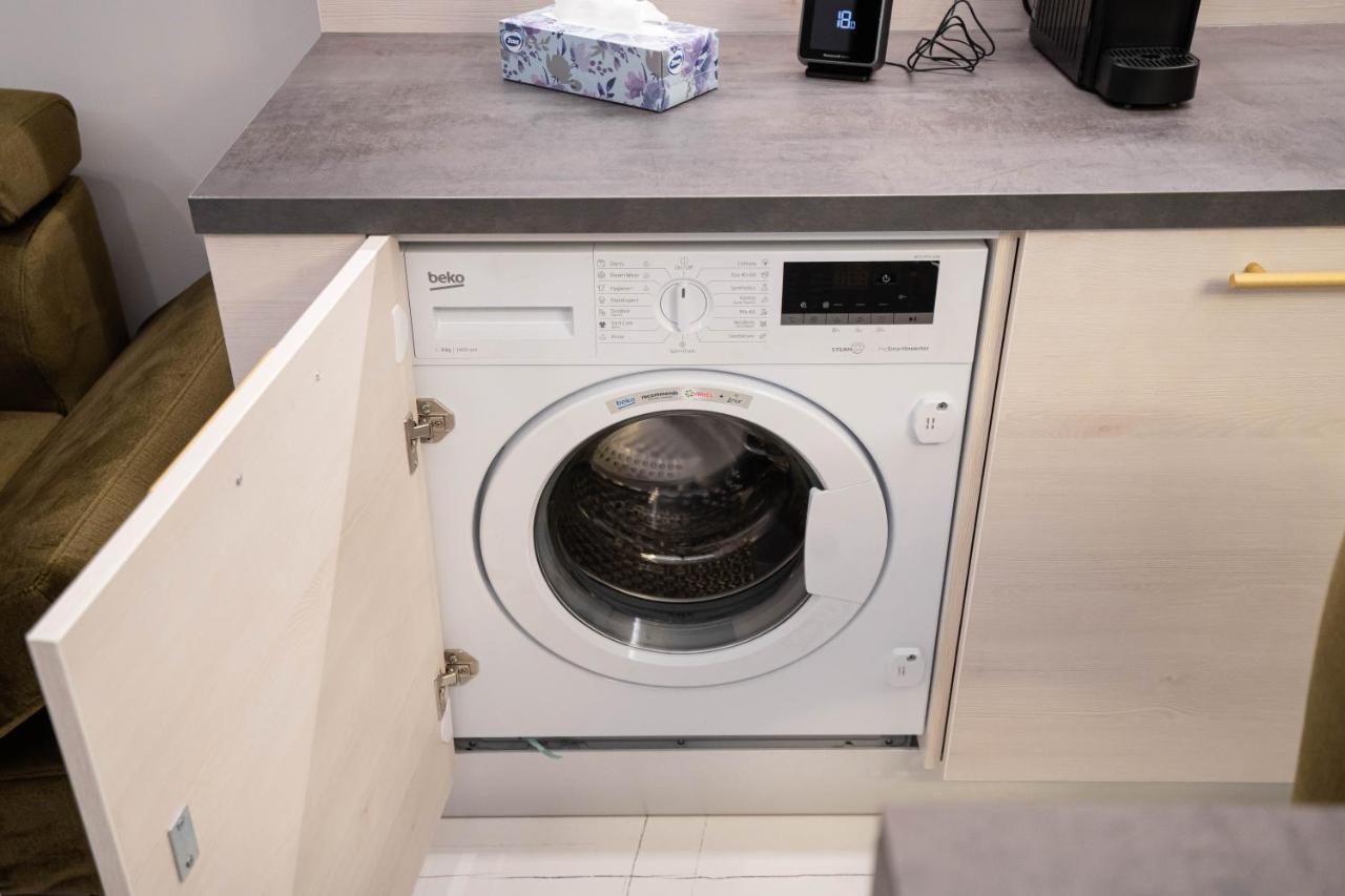 Deluxe Aparthotel Marwell Residence ซูชาวา ภายนอก รูปภาพ