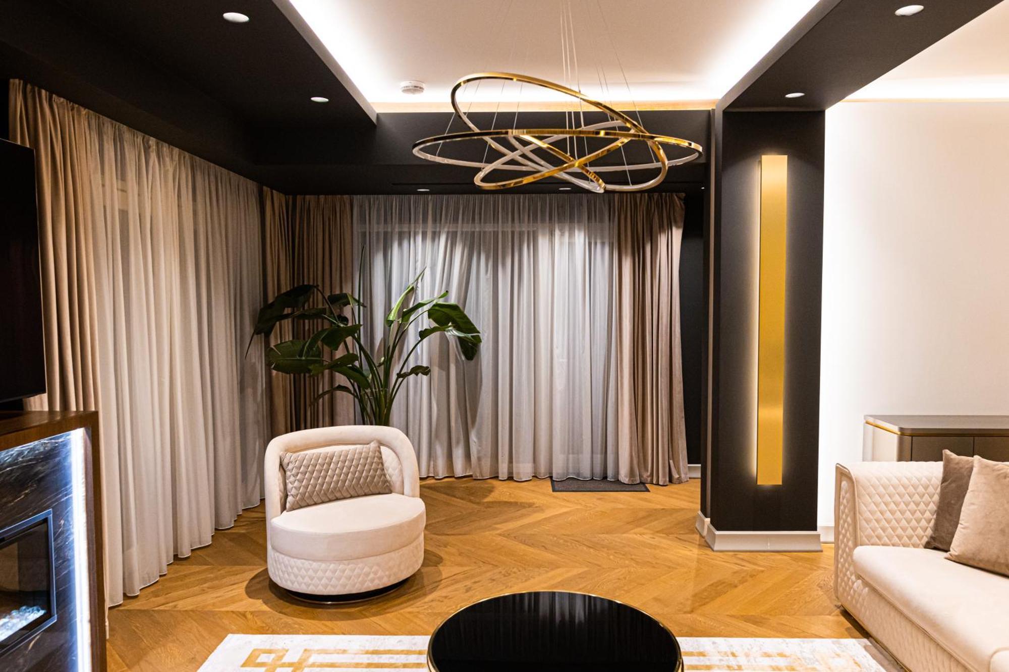 Deluxe Aparthotel Marwell Residence ซูชาวา ห้อง รูปภาพ